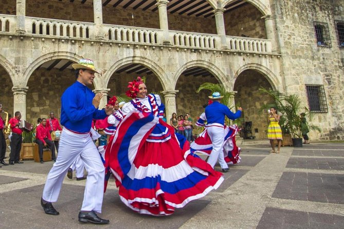 Folklore Dancing Santo Domingo