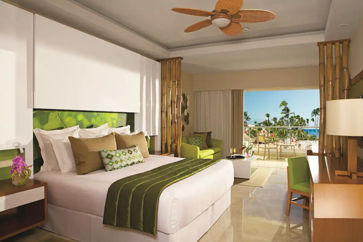 Junior Suite Swim Up One King Bed (Resort Access to Breathless Punta Cana)