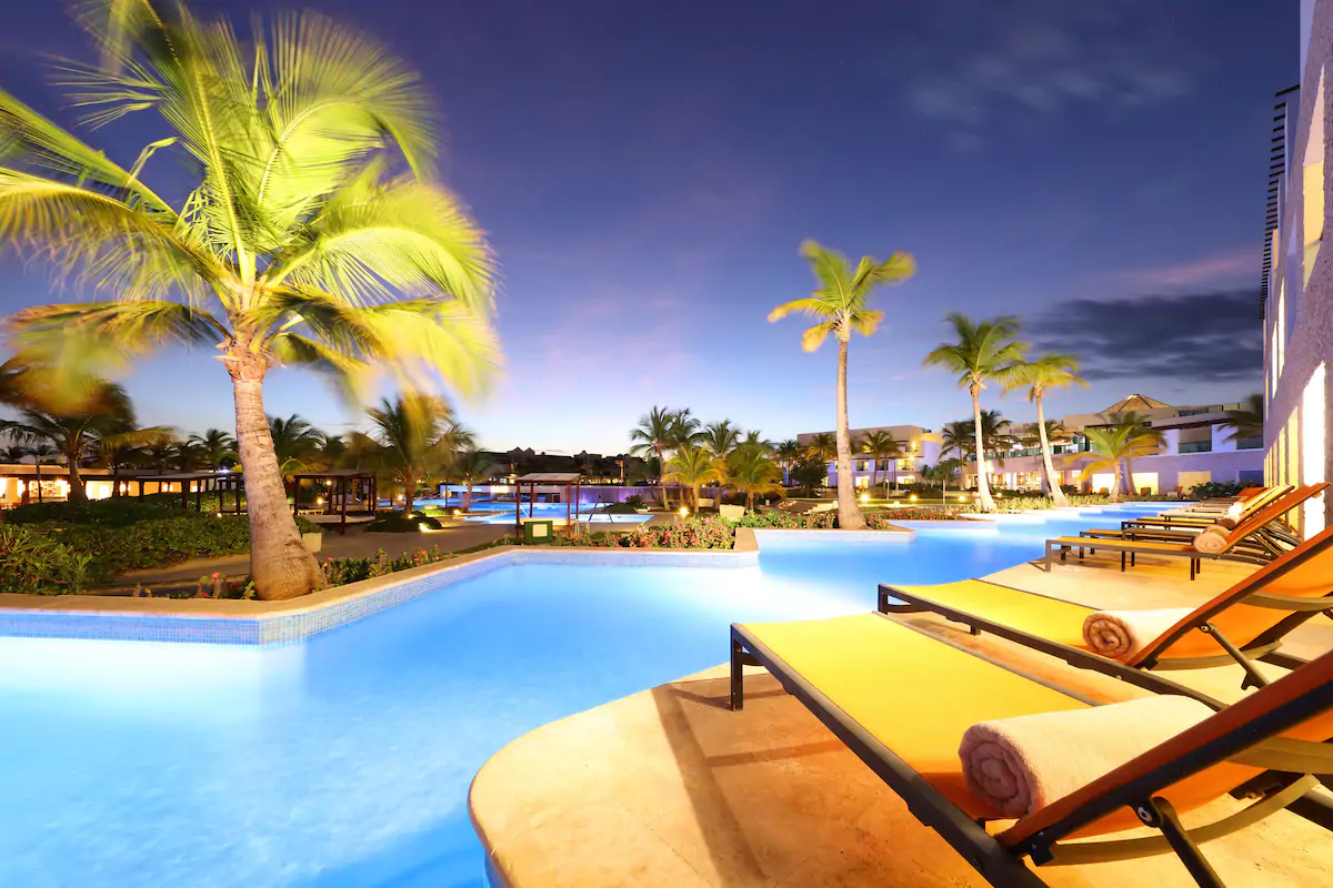 Junior Suite Swim Up Poolside