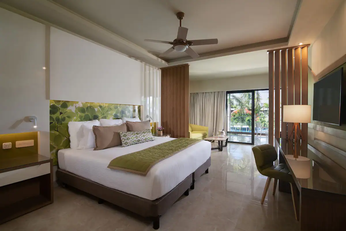 Premium Jr. Suite Pool View King (Resort Access to Breathless Punta Cana)