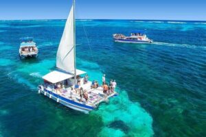 Catamaran and Speed Boat Tour with Snorkeling from Punta Cana